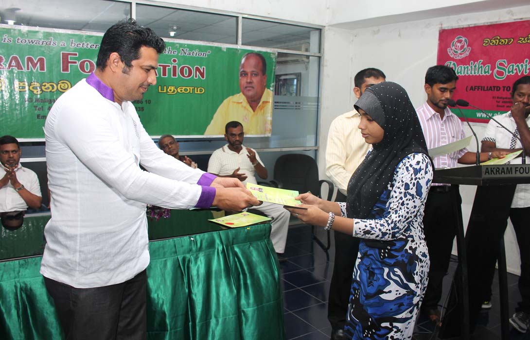 Hon. Mohamed Akram, Member of Western Provincial Council distributed Certificates on 19th September 2015