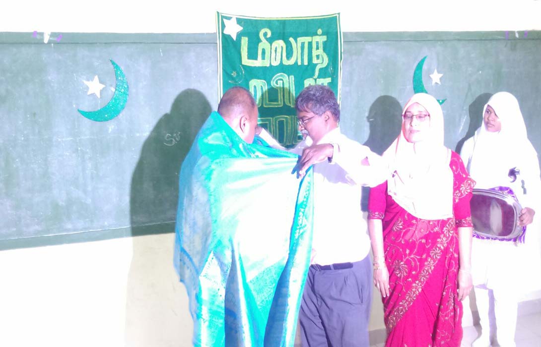 Prophet Muhammed Birthday Celebration Organized by Islamic Majlis of Vipulananada College, Dematagoda on 20th January 2016.  Hon. Mohamed Akram was Invited as Chief Guest