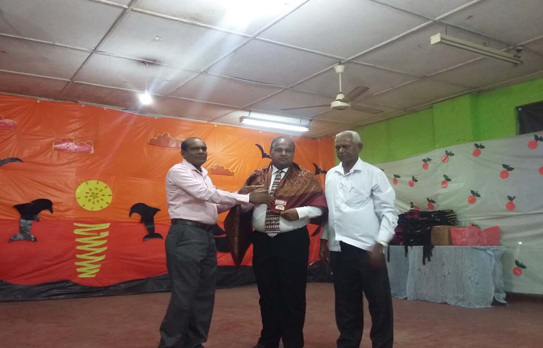 Member of Western Provincial Council and Chairman Akram Foundation Hon. Mohamed Akram, Invited for the Grade 1 Admission Al - Hikma College on 14th January 2016. Hon. Mujeeb Ur Rahman MP also invited