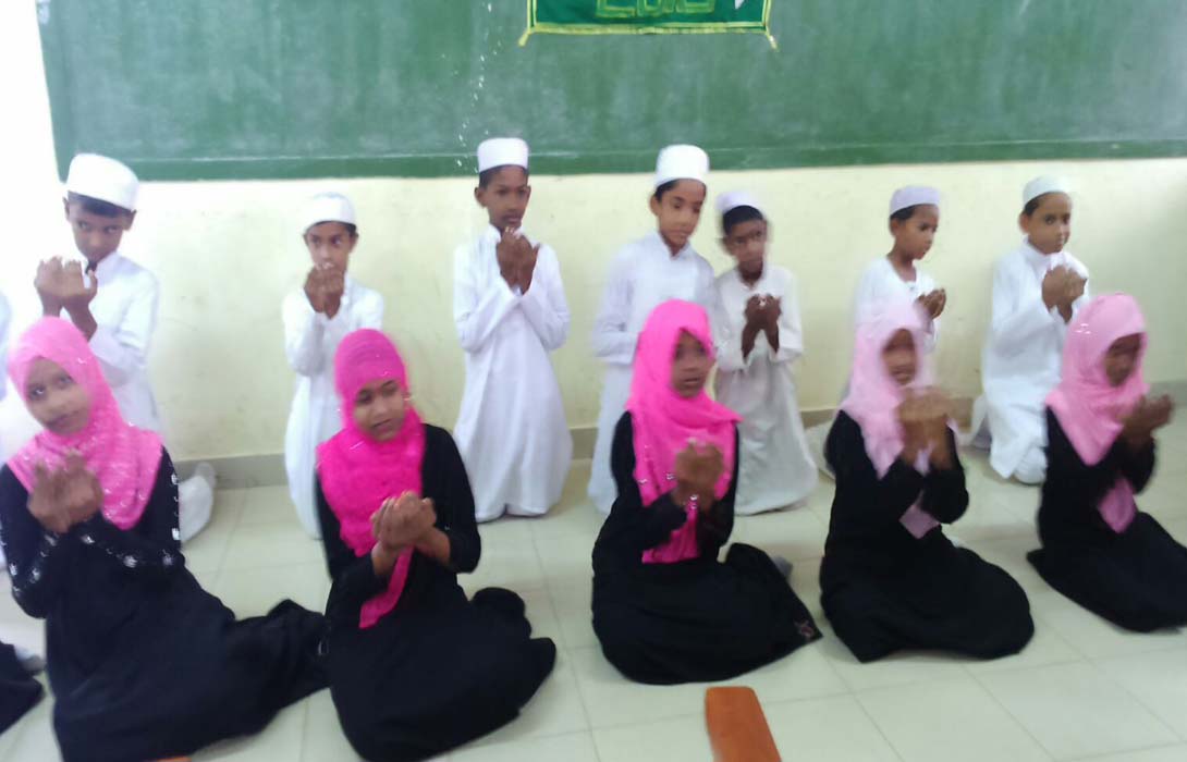 Prophet Muhammed Birthday Celebration Organized by Islamic Majlis of Vipulananada College, Dematagoda on 20th January 2016.  Hon. Mohamed Akram was Invited as Chief Guest