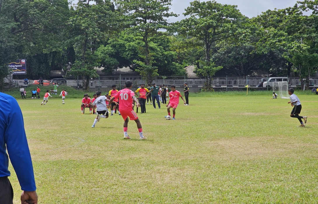 Colombo Youth Football Academy Under-16 Team Champions of the Kaleniya Inter Academy 5-a-Side Football Tournament.